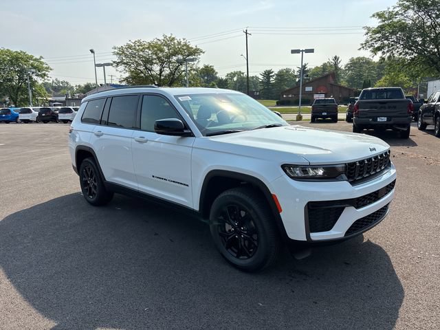 New 2026 Jeep Grand Cherokee L 4WD image 2