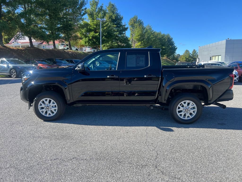 Used 2025 Toyota Tacoma SR image 2