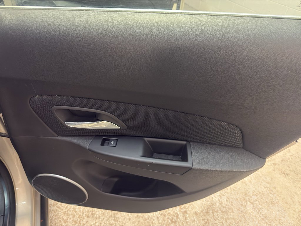 Used 2011 Chevrolet Cruze LT image 24