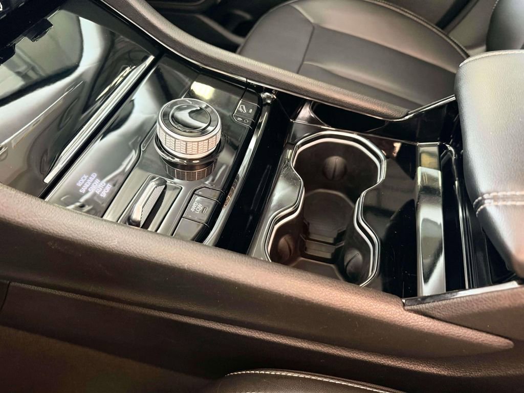 Used 2023 Jeep Grand Cherokee 4WD 4xe image 23