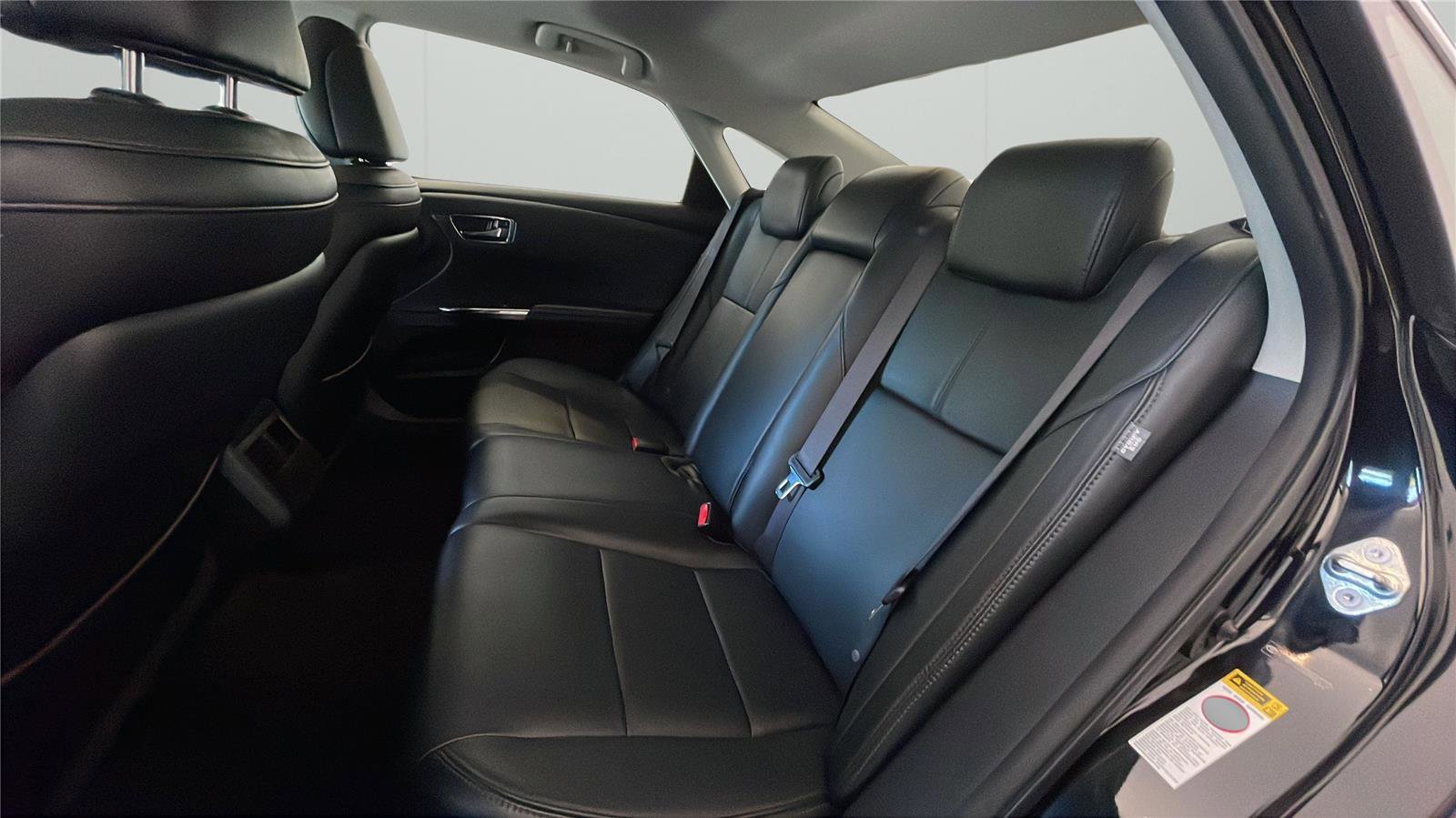 Used 2013 Toyota Avalon XLE Touring FWD image 11