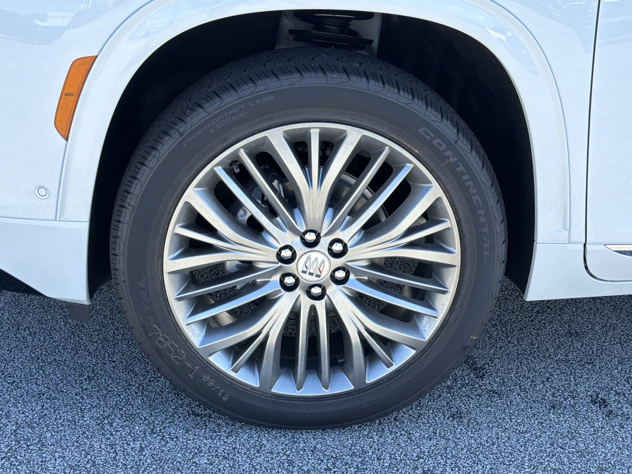 New 2027 Buick Enclave Avenir FWD image 26