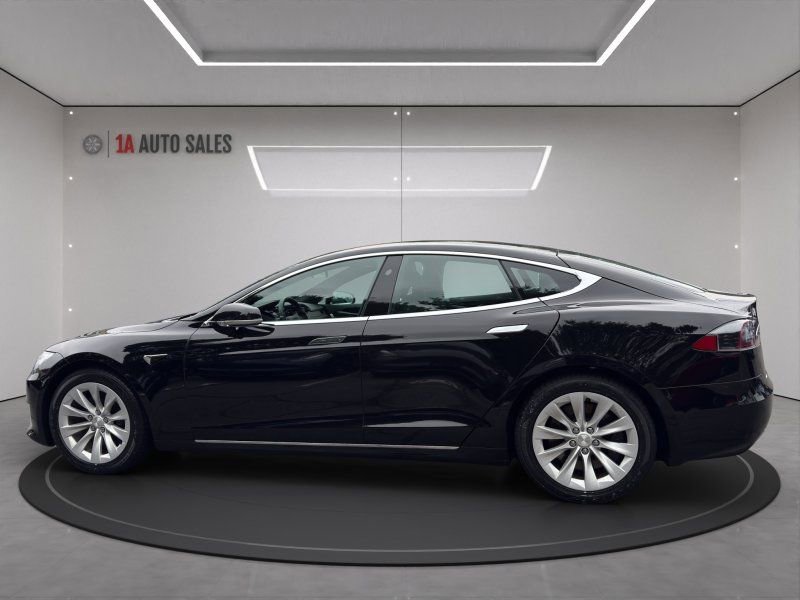 Used 2019 Tesla Model S Standard Range image 2