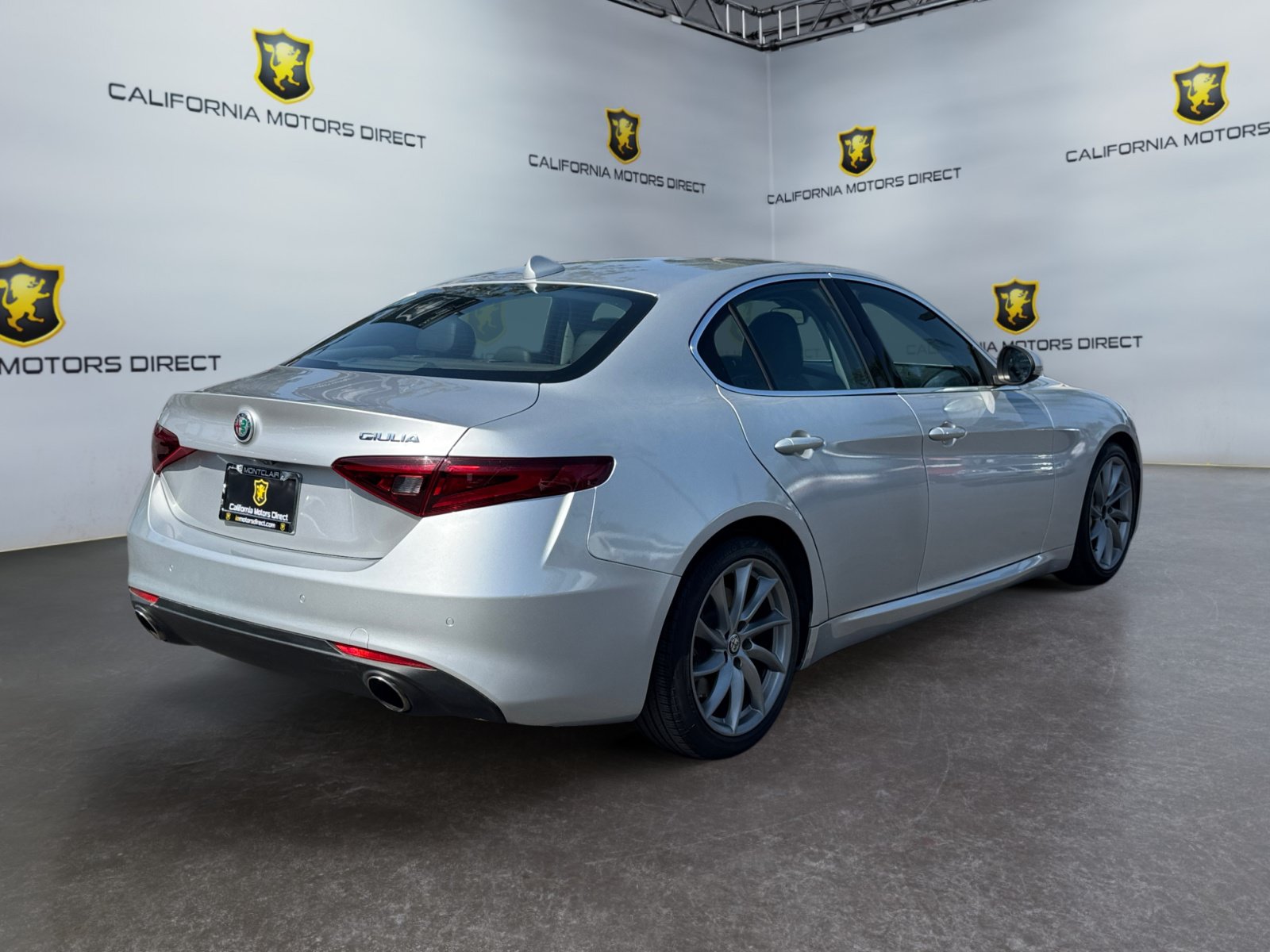 Used 2017 Alfa Romeo Giulia RWD image 5