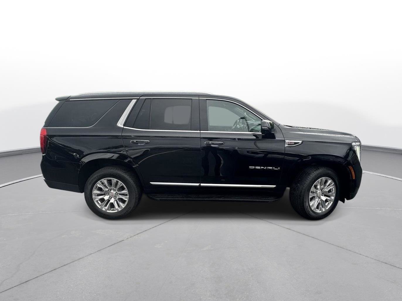 Used 2025 GMC Yukon Denali AWD/4WD image 4