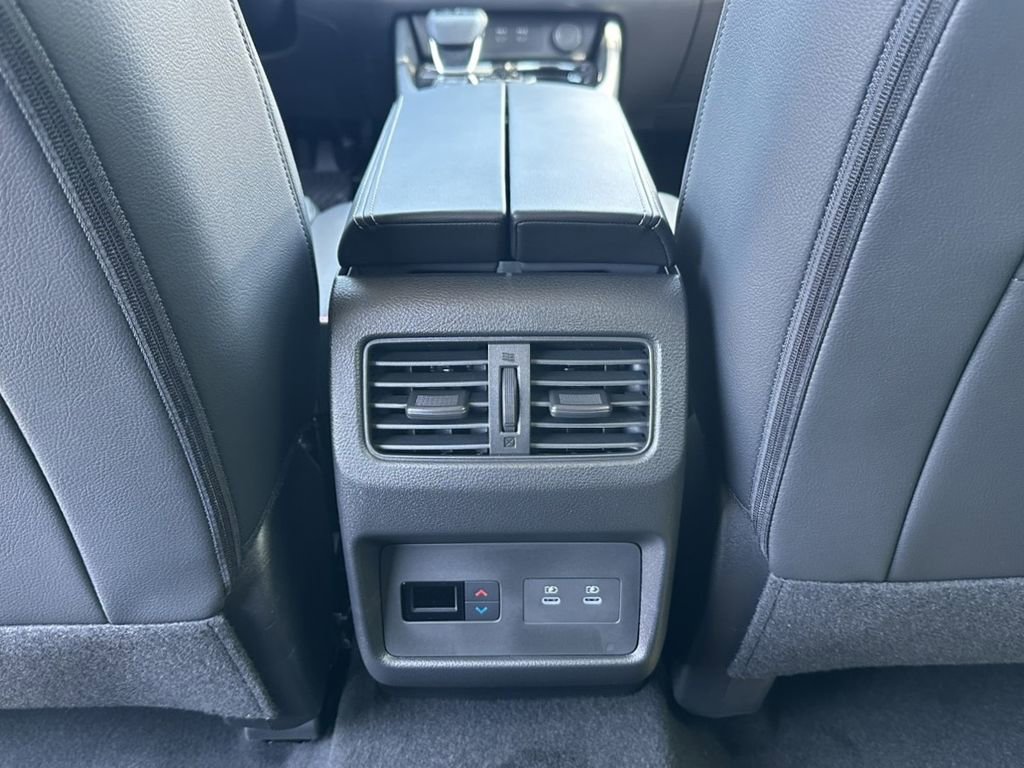 New 2025 Nissan Rogue SL w/ Tech Package image 21