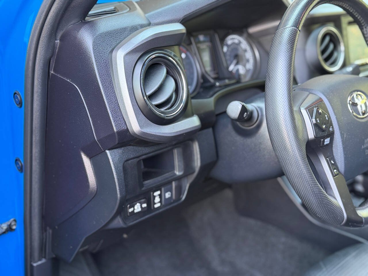 Used 2019 Toyota Tacoma TRD Pro AWD/4WD image 16