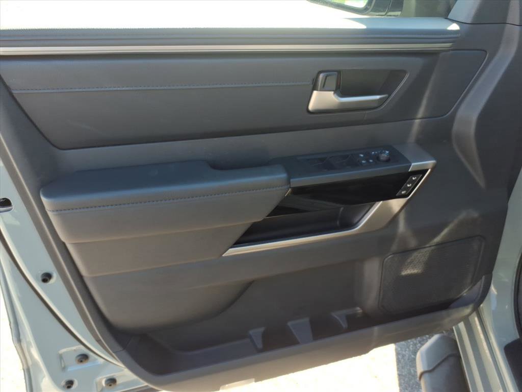 Used 2024 Toyota Tundra Limited AWD/4WD image 23