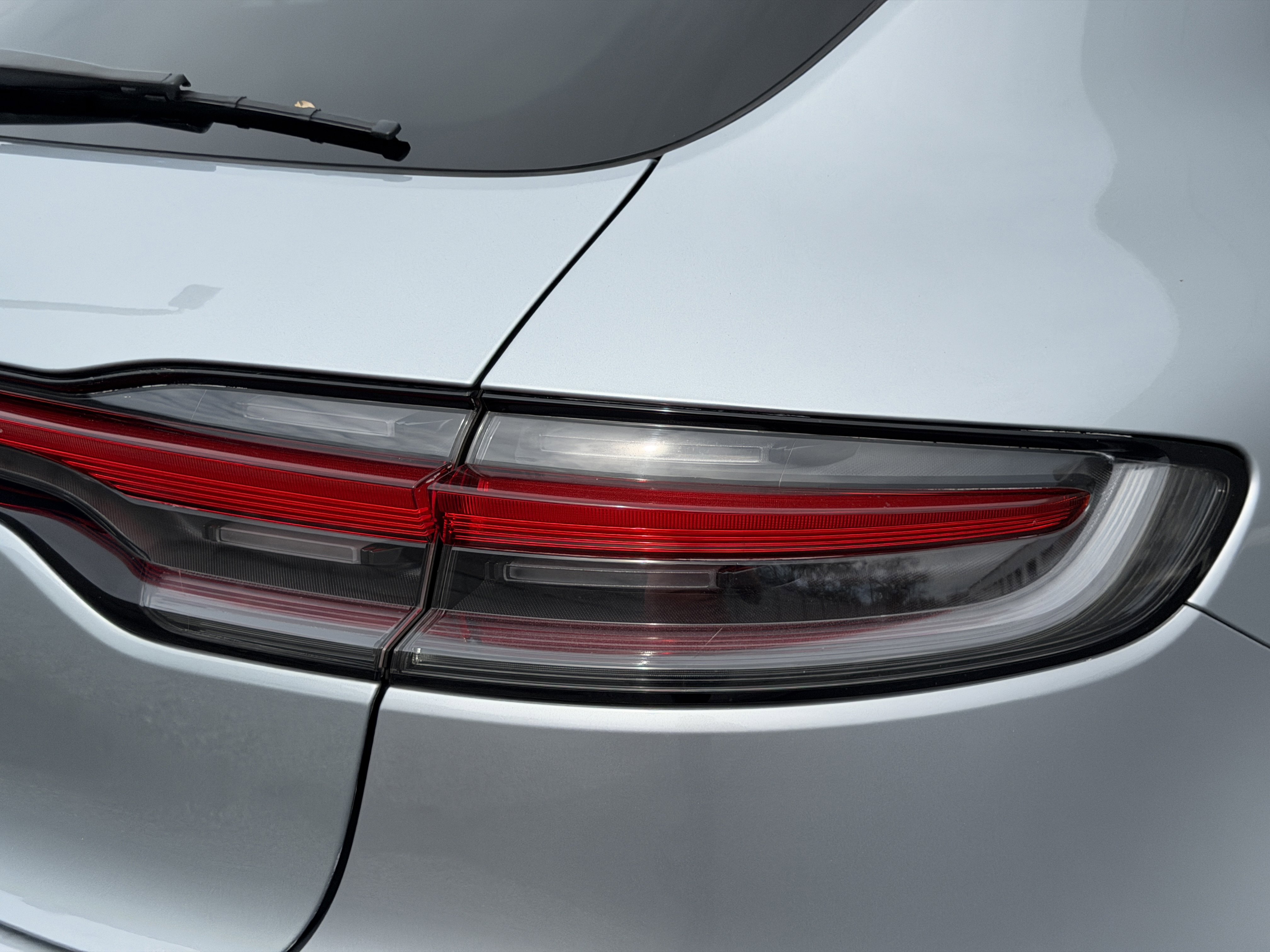 Certified 2022 Porsche Macan image 14