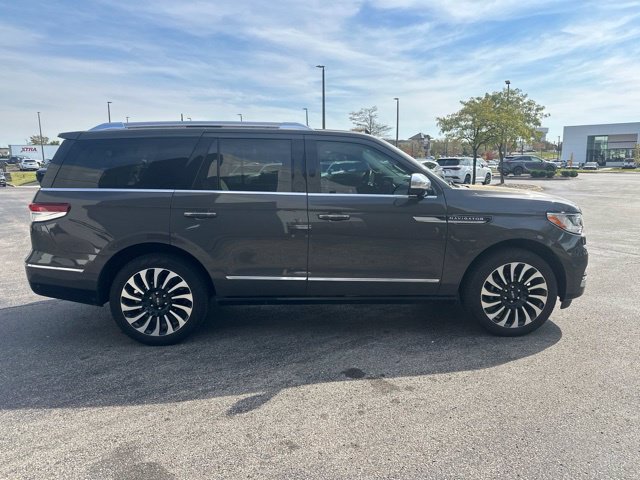Used 2024 Lincoln Navigator Black Label AWD/4WD image 2