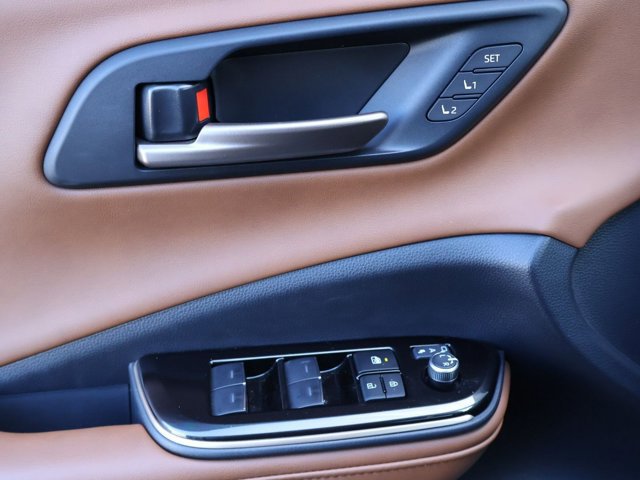 Certified 2025 Toyota Crown Signia w/ Advanced Technology Package AWD/4WD image 13