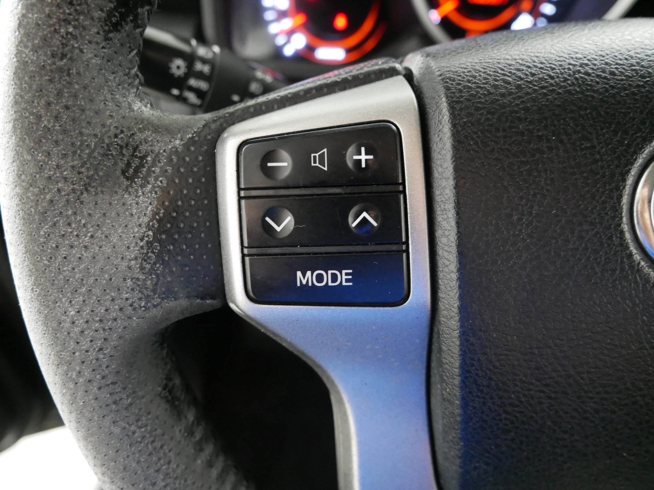 Used 2012 Toyota 4Runner Limited w/ Convenience Pkg AWD/4WD image 27
