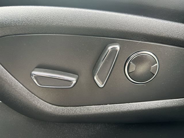 Used 2023 Lincoln Nautilus Reserve w/ Monochromatic Package image 12