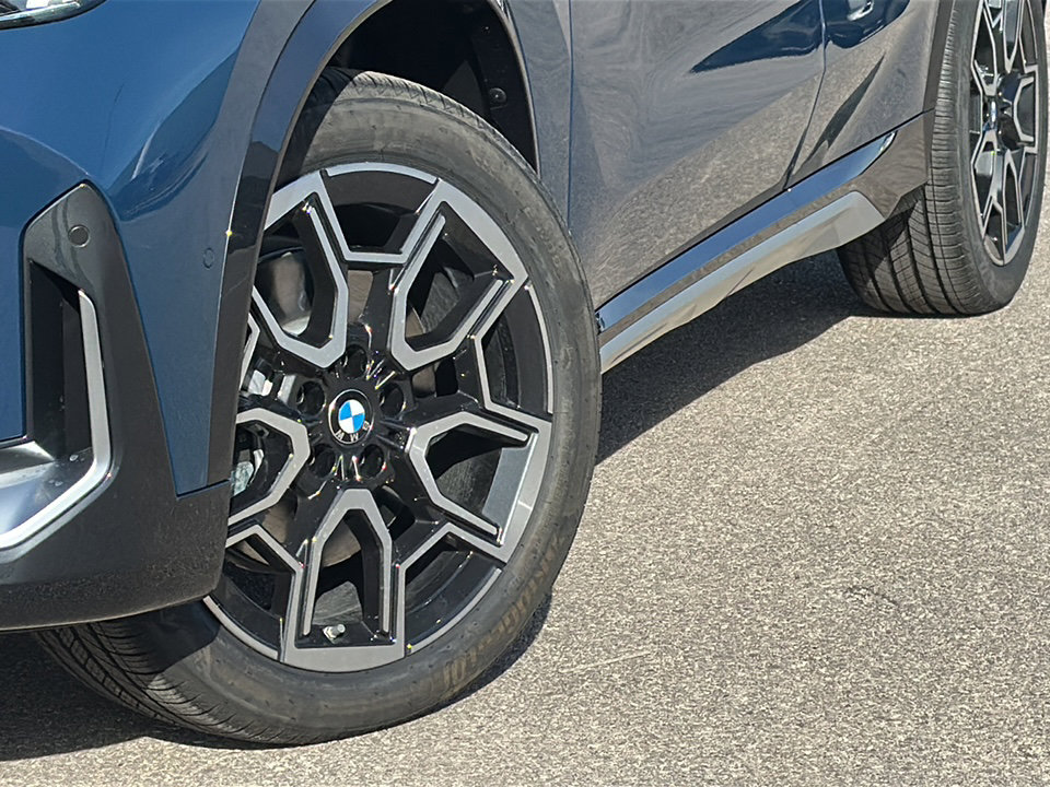 New 2026 BMW X1 xDrive28i w/ Technology Package AWD/4WD image 3