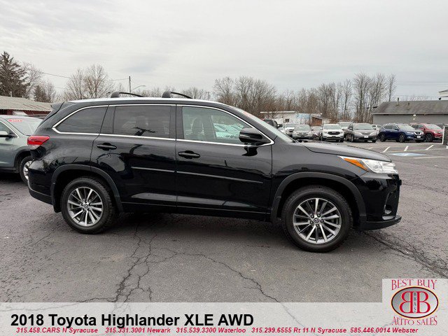 Used 2018 Toyota Highlander XLE image 2
