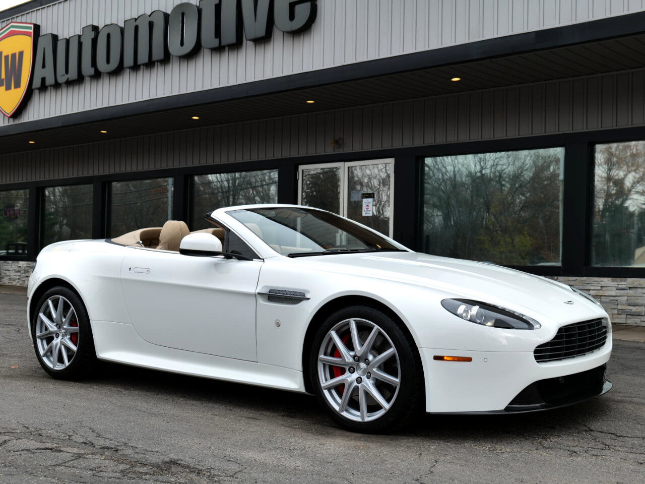 Used 2015 Aston Martin V8 Vantage S image 2