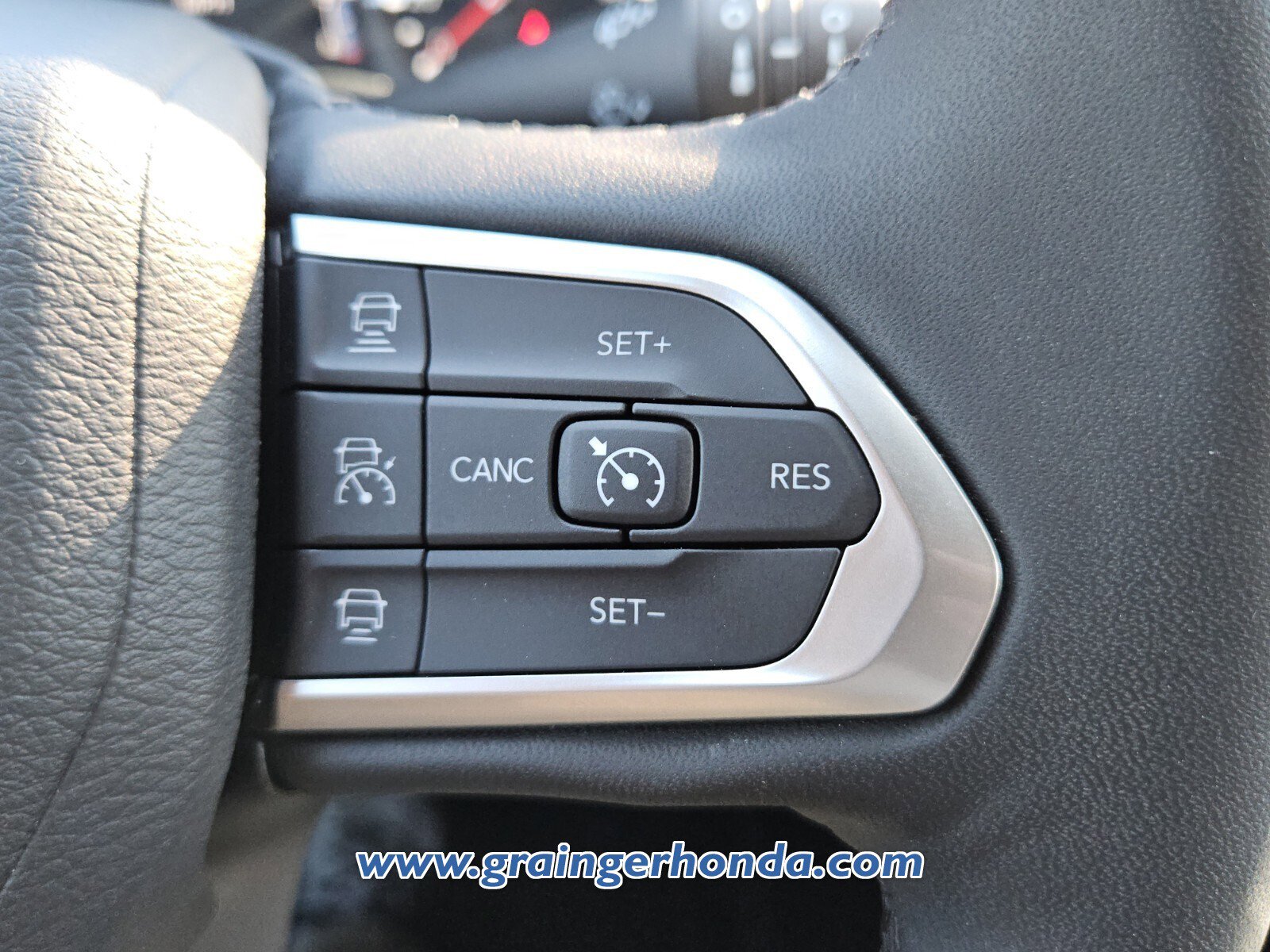 Used 2025 Jeep Compass Limited image 20