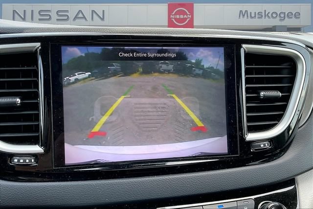 Used 2023 Chrysler Pacifica Touring-L FWD image 13
