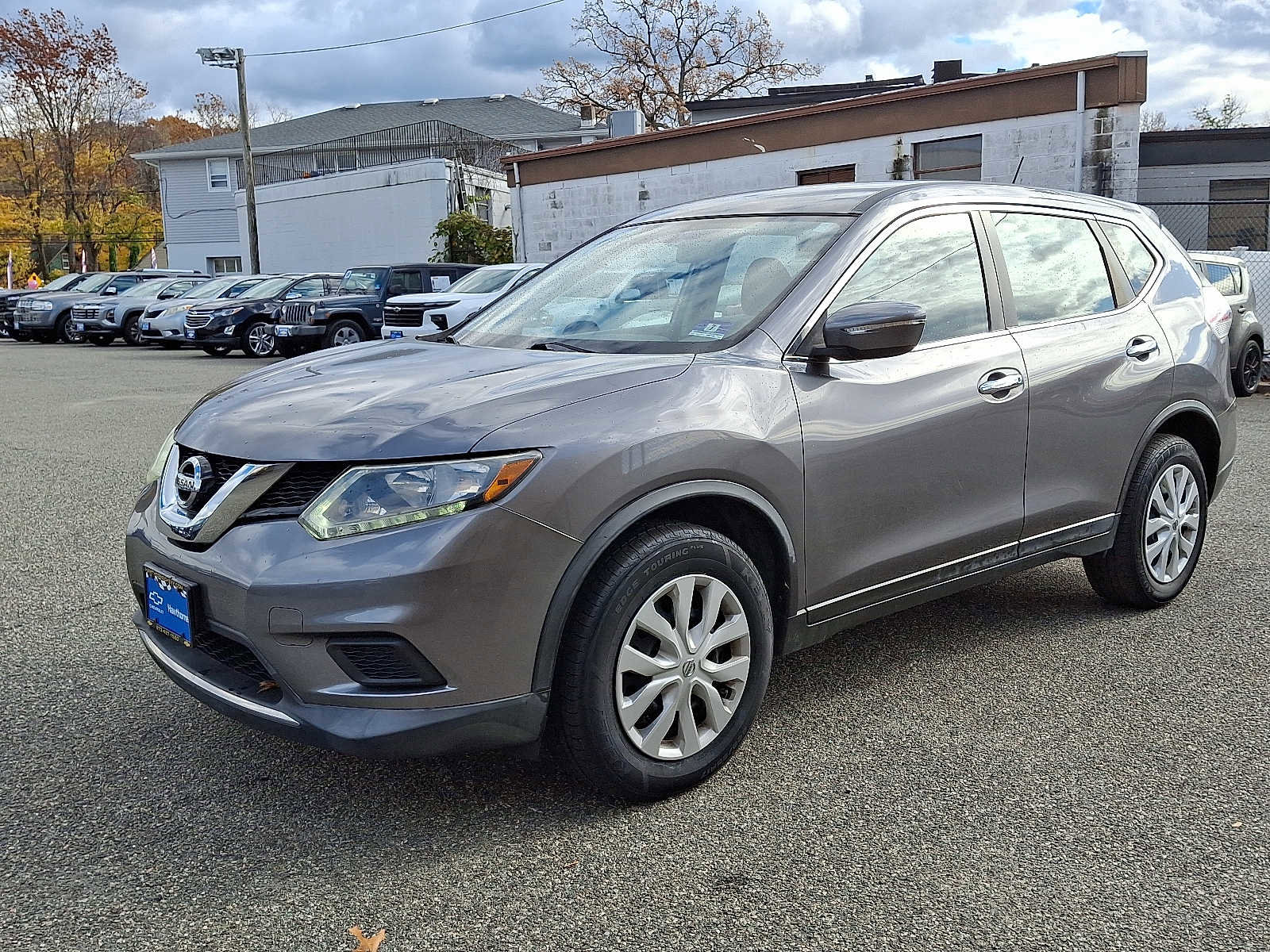 Used 2015 Nissan Rogue S image 2