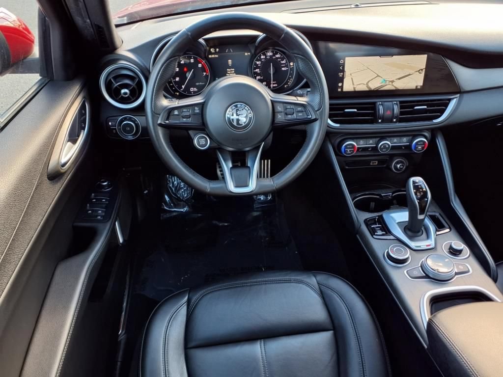 Used 2023 Alfa Romeo Giulia Ti AWD/4WD image 8