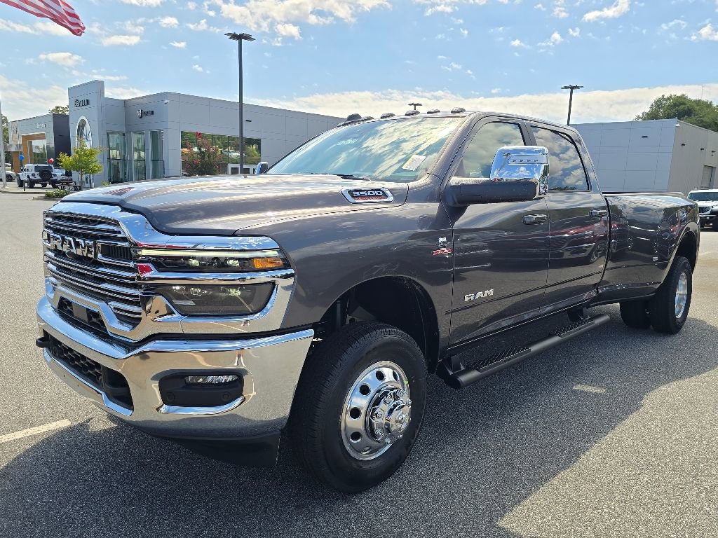 New 2026 RAM 3500 Laramie w/ Max Tow Package AWD/4WD image 14