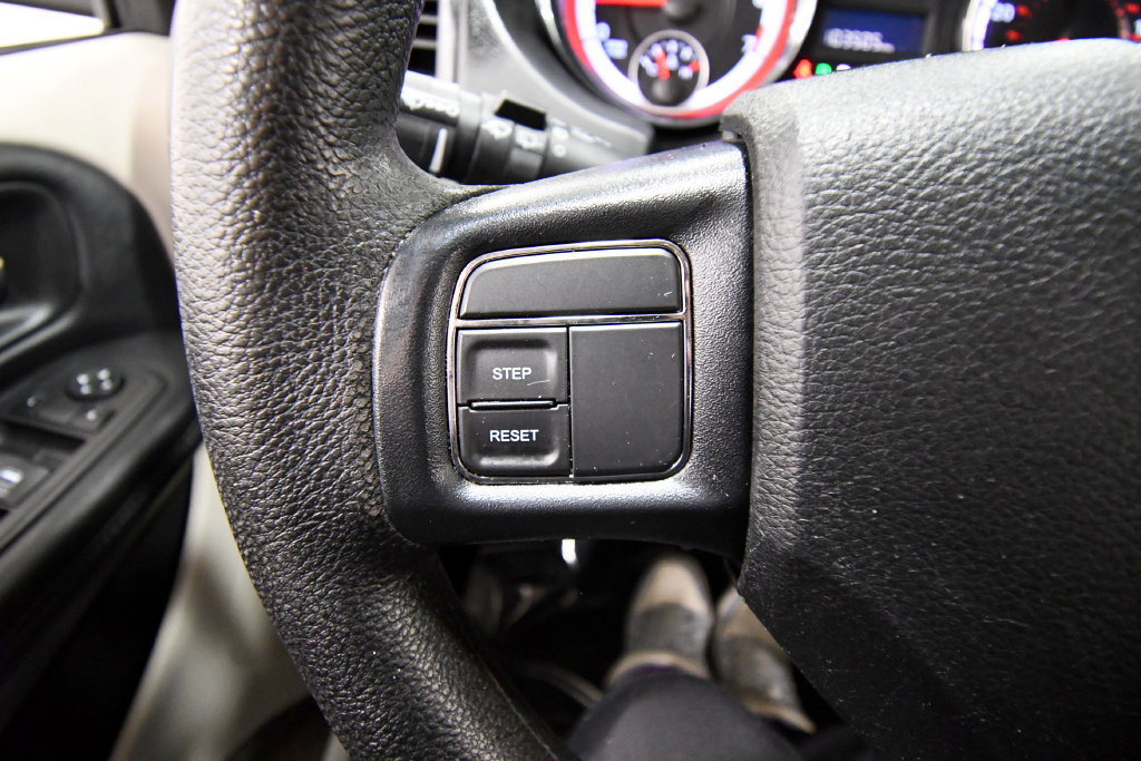 Used 2019 Dodge Grand Caravan SE FWD image 18