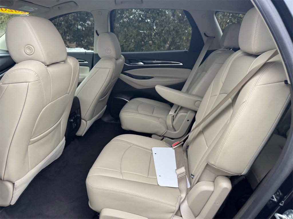 Used 2020 Buick Enclave Essence image 19