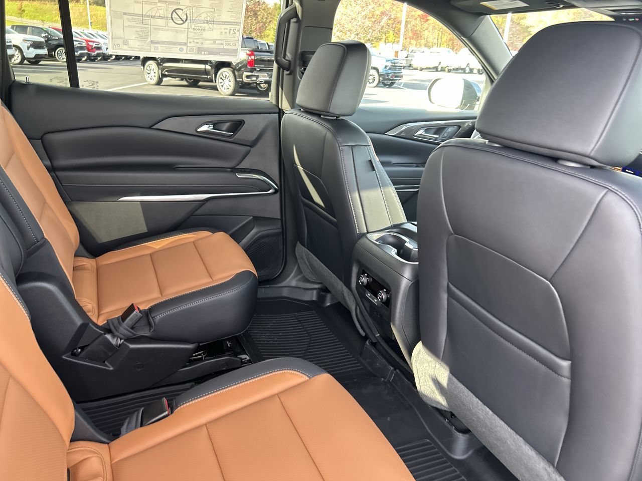New 2027 Chevrolet Traverse Z71 w/ Driver Confidence Package AWD/4WD image 18