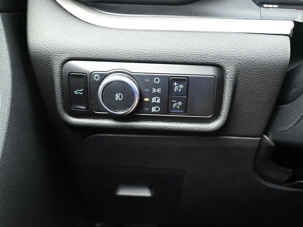 Certified 2023 Ford Explorer XLT w/ Equipment Group 202A image 18