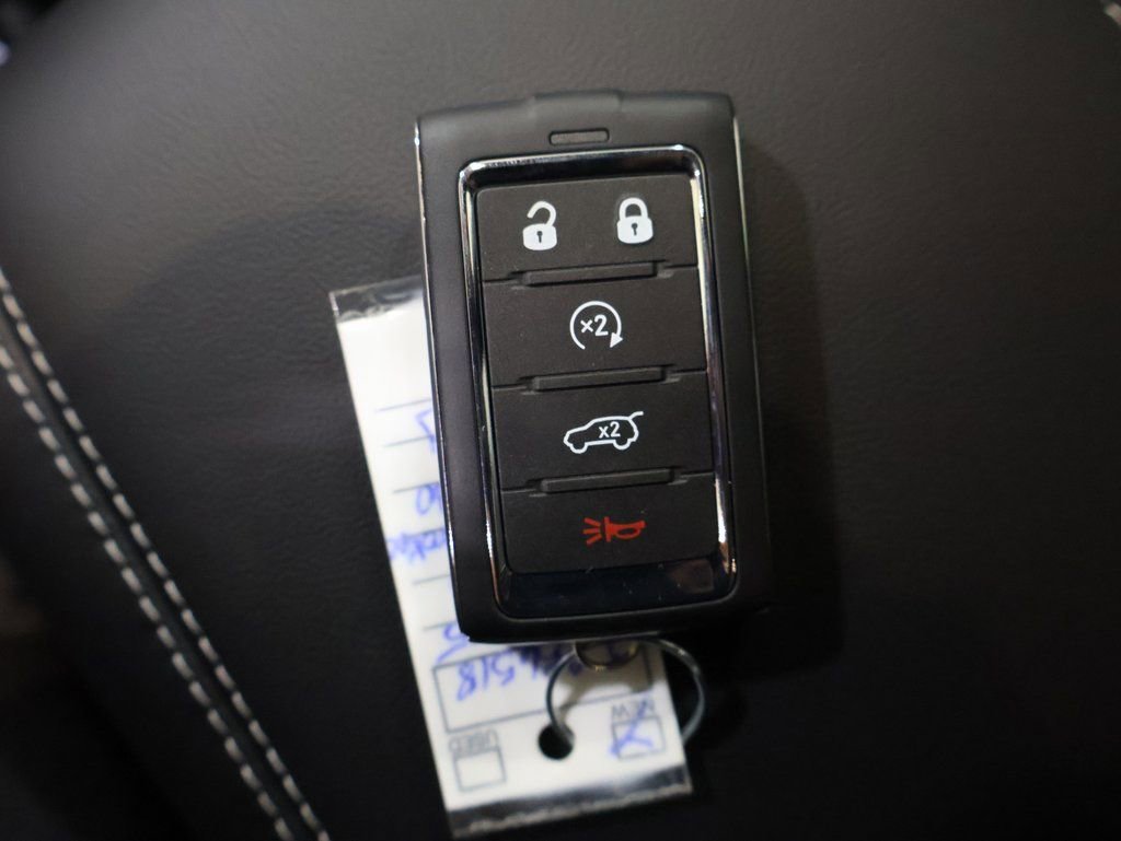 New 2025 Jeep Grand Cherokee Laredo w/ Luxury Tech Group I image 21