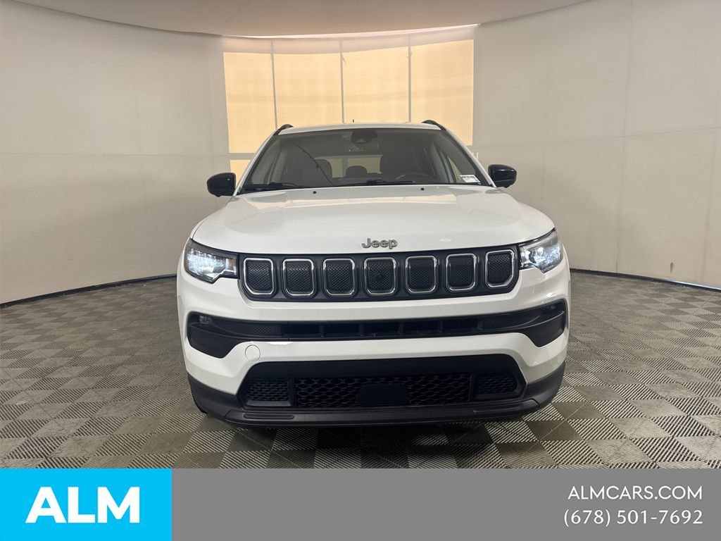 Used 2022 Jeep Compass Latitude AWD/4WD image 2