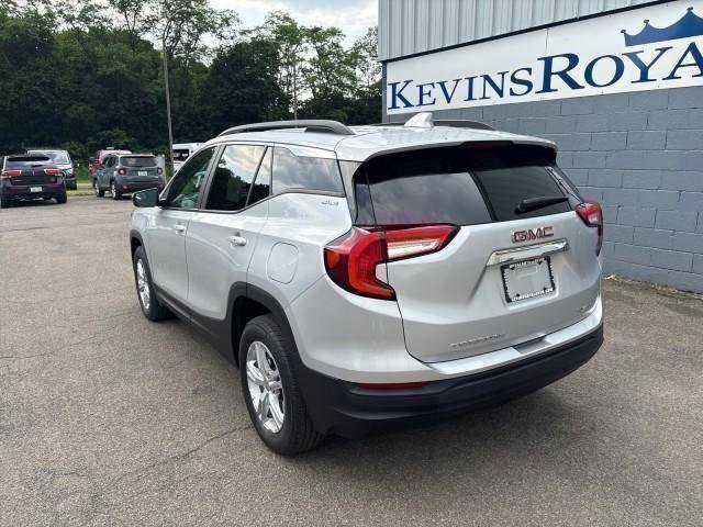 Used 2022 GMC Terrain SLE w/ Driver Convenience Package image 8