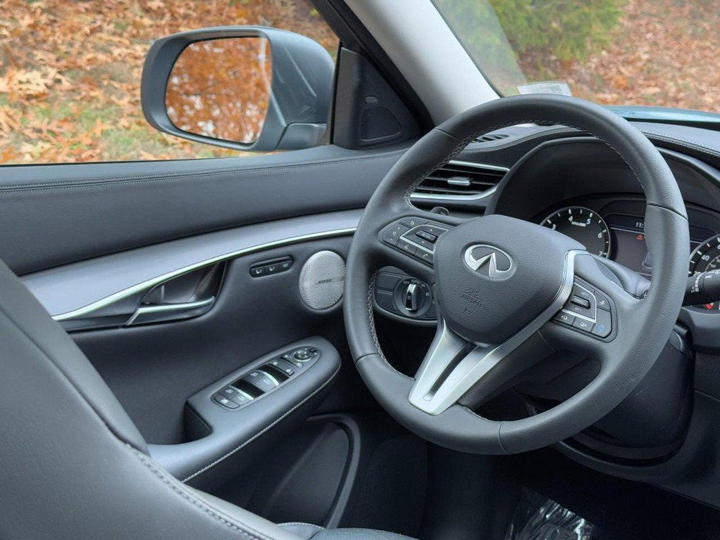 Used 2025 INFINITI QX50 Luxe image 13