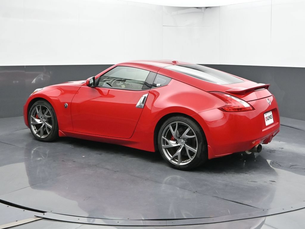 Used 2016 Nissan 370Z Coupe RWD image 10