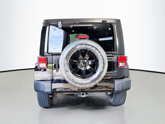 Used 2014 Jeep Wrangler Unlimited Sahara w/ Dual Top Group AWD/4WD image 6