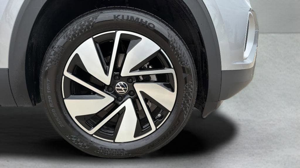 Used 2024 Volkswagen Atlas SE image 12