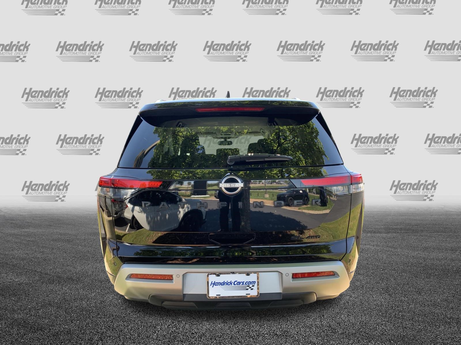 Used 2022 Nissan Pathfinder SL w/ Lighting Package (N92) AWD/4WD image 9
