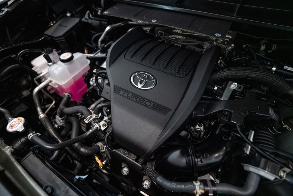 Certified 2025 Toyota Highlander LE image 39