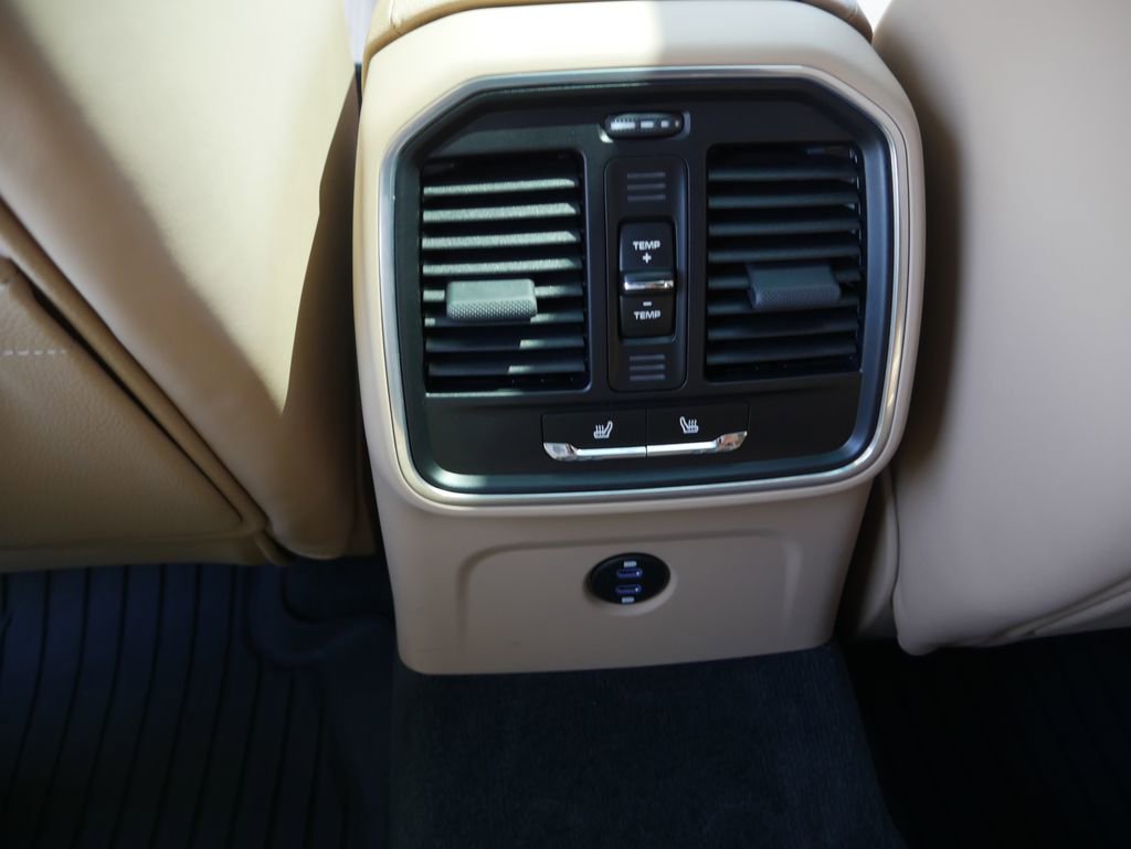Certified 2023 Porsche Macan S AWD/4WD image 33