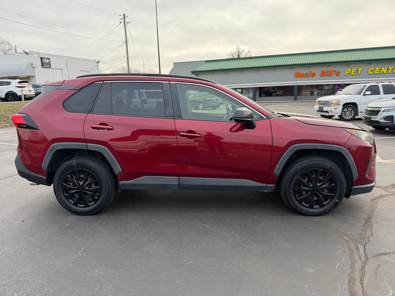 Used 2019 Toyota RAV4 LE image 9
