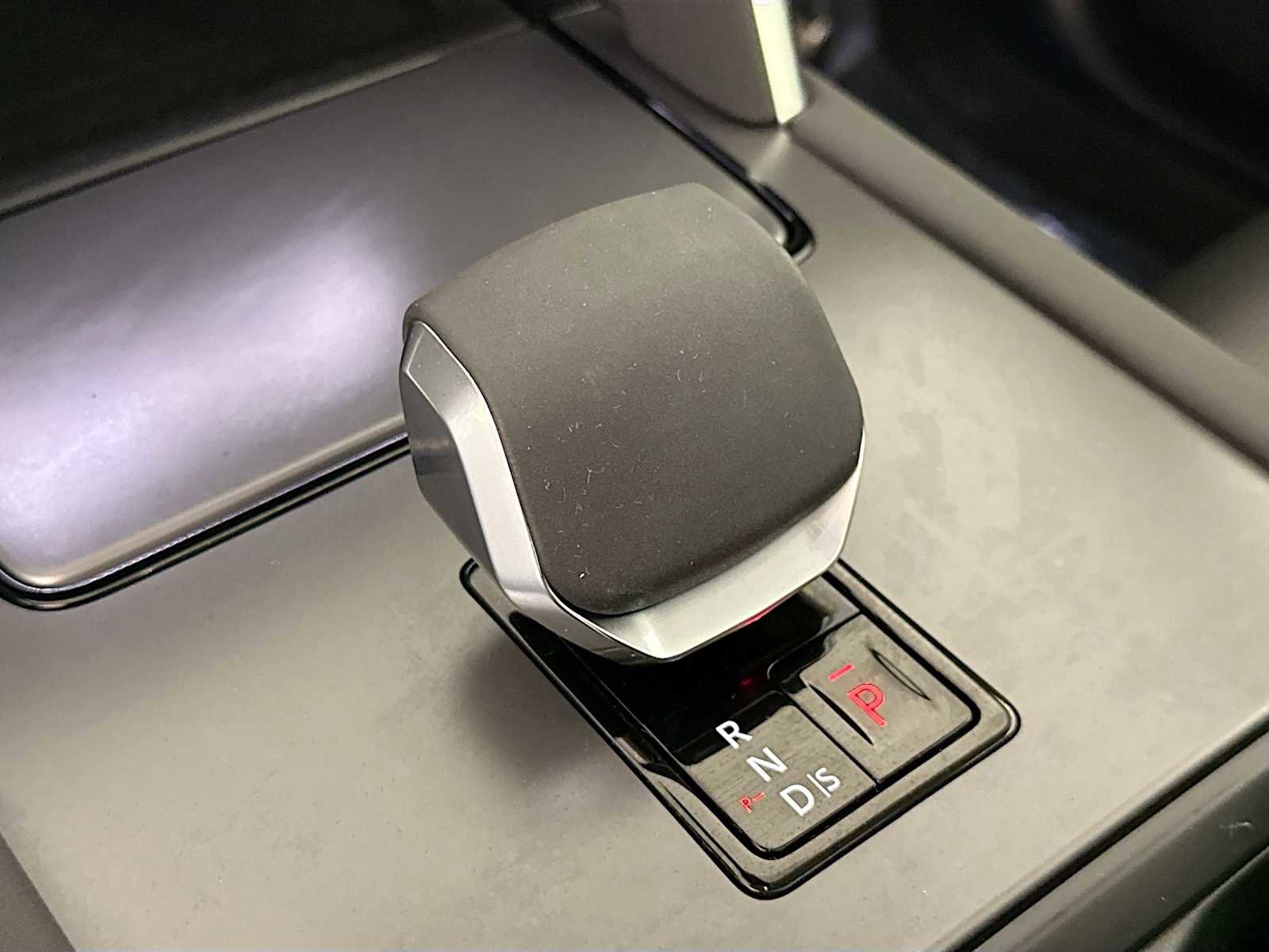 Used 2024 Land Rover Discovery Sport S image 17