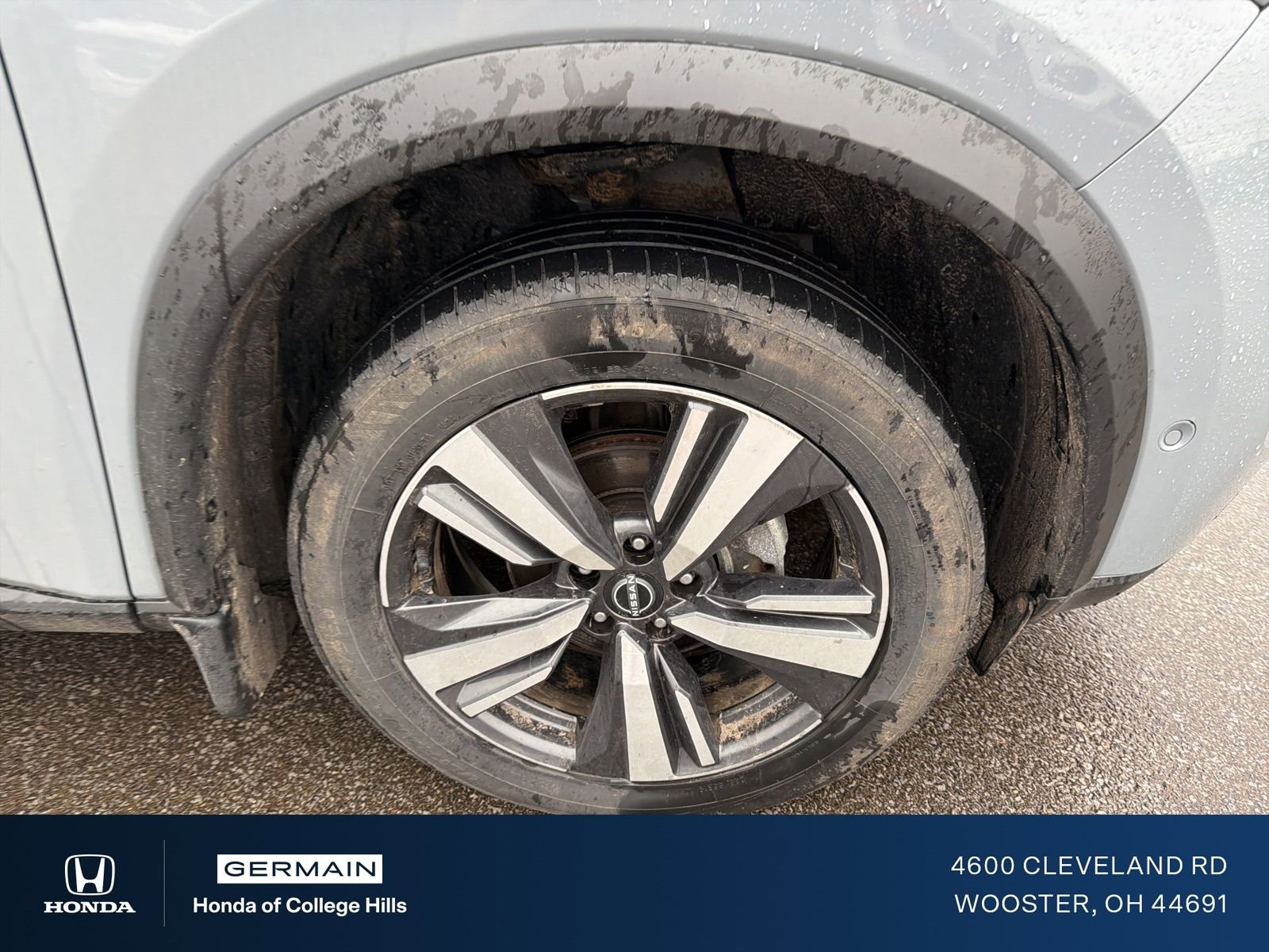 Used 2023 Nissan Rogue SL w/ SL Premium Package image 4