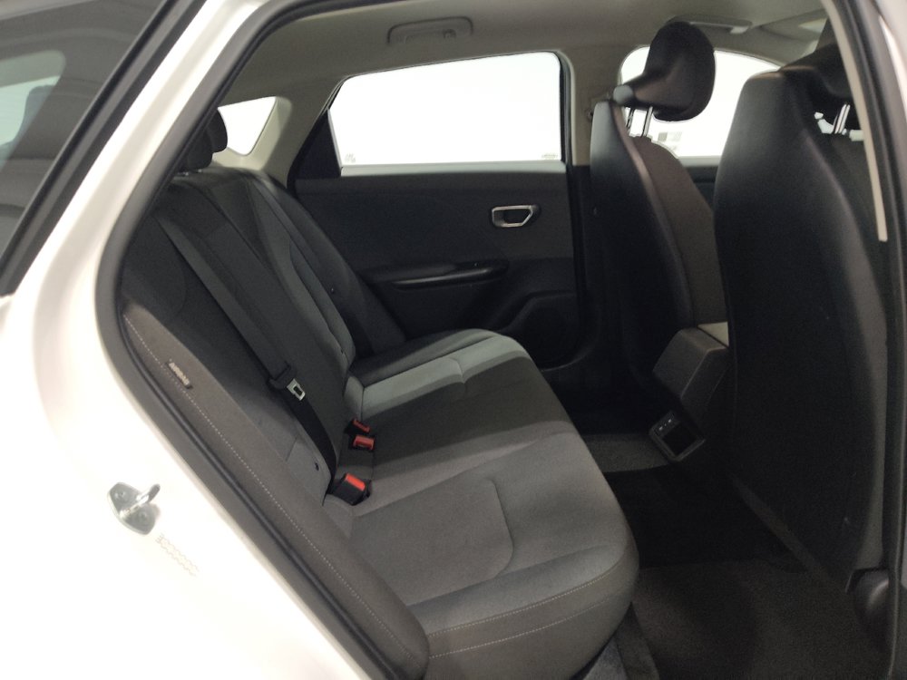 Used 2025 Kia K4 FWD image 19