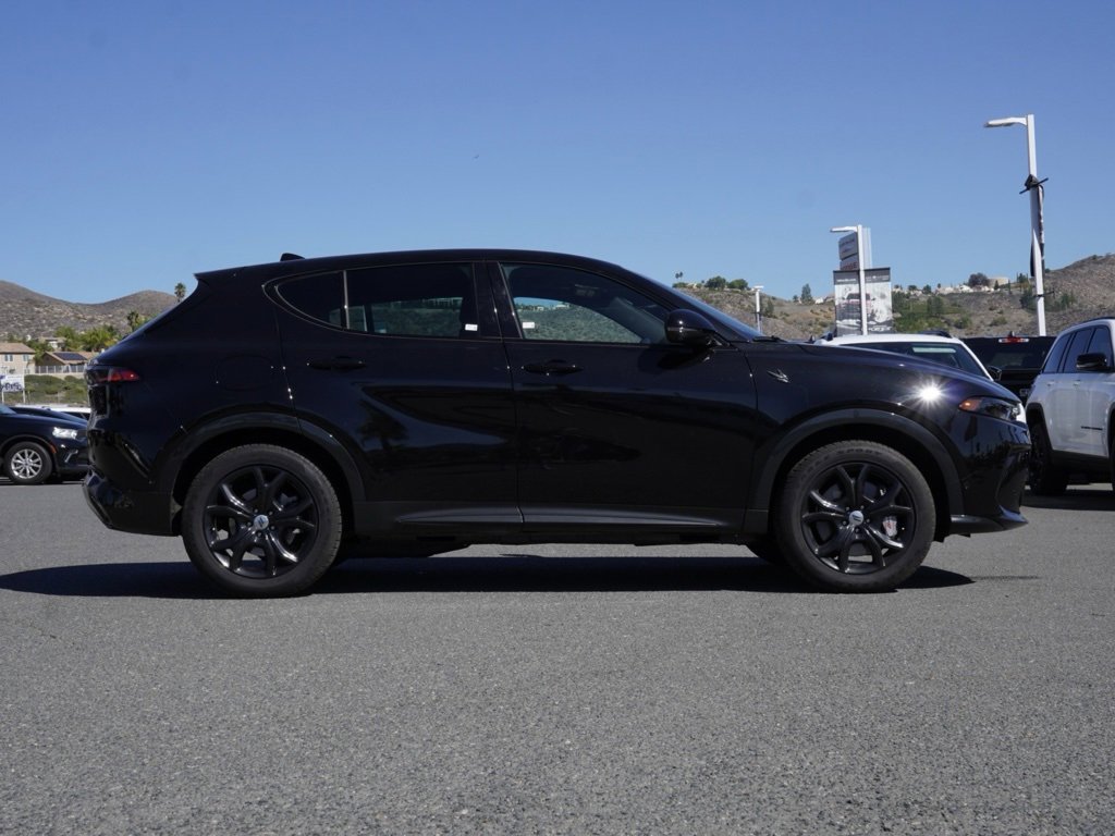 Used 2024 Dodge Hornet R/T Plus w/ Tech Pack Plus w/o Parking image 3