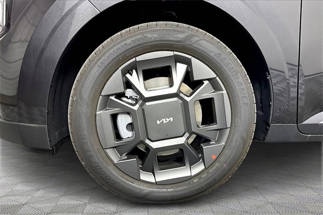 New 2026 Kia Carnival EX image 13