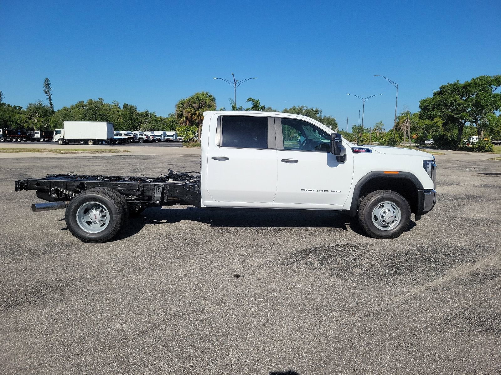 New 2026 GMC Sierra 3500 Pro w/ Convenience Package AWD/4WD image 4