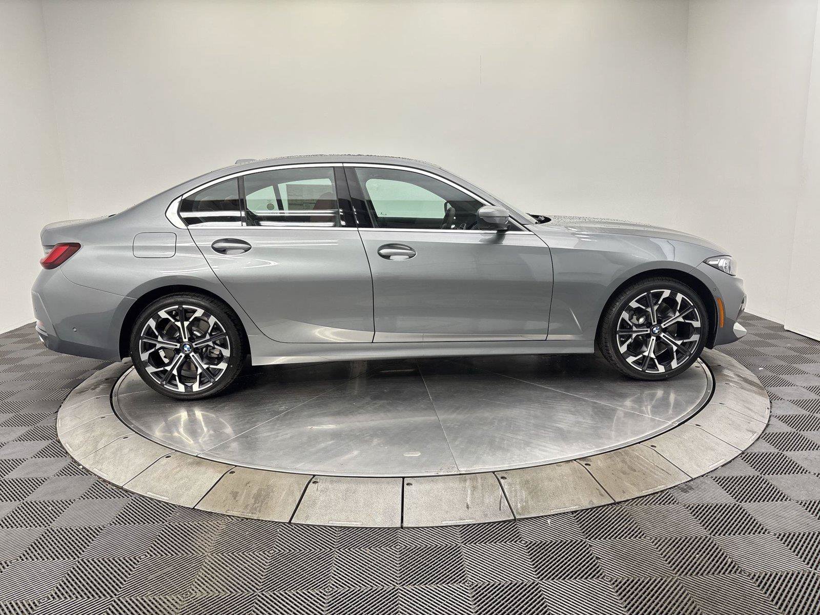 New 2026 BMW 330i xDrive Sedan w/ Premium Package AWD/4WD image 17