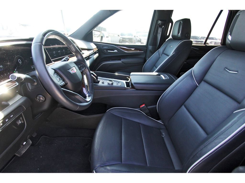 Used 2023 Cadillac Escalade Premium Luxury image 6