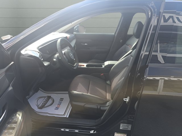 New 2026 Nissan Kicks SR FWD image 13
