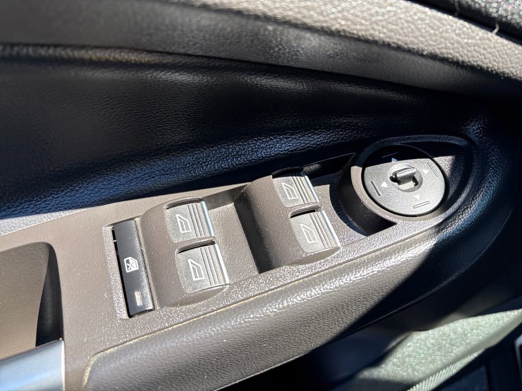 Used 2019 Ford Escape SEL image 12